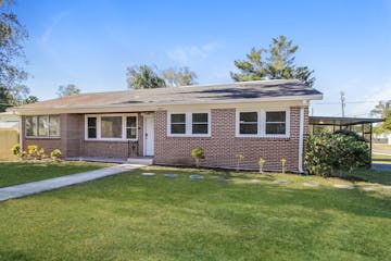 840 N Florida Ave De Land, FL 32720